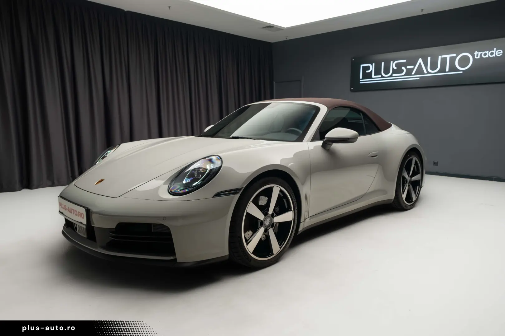 Porsche 911  992 Carrera Cabrio