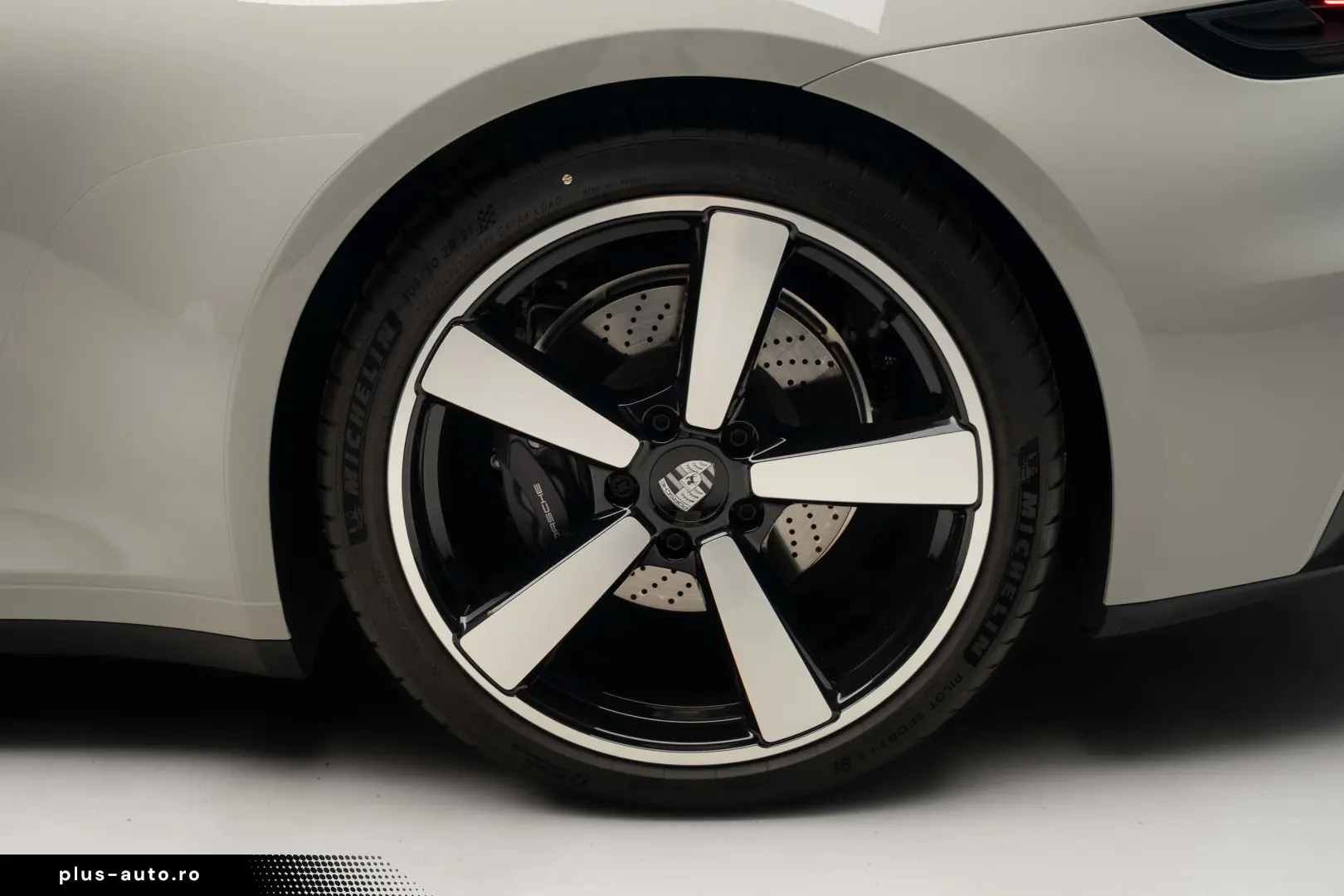 Porsche 911  992 Carrera Cabrio