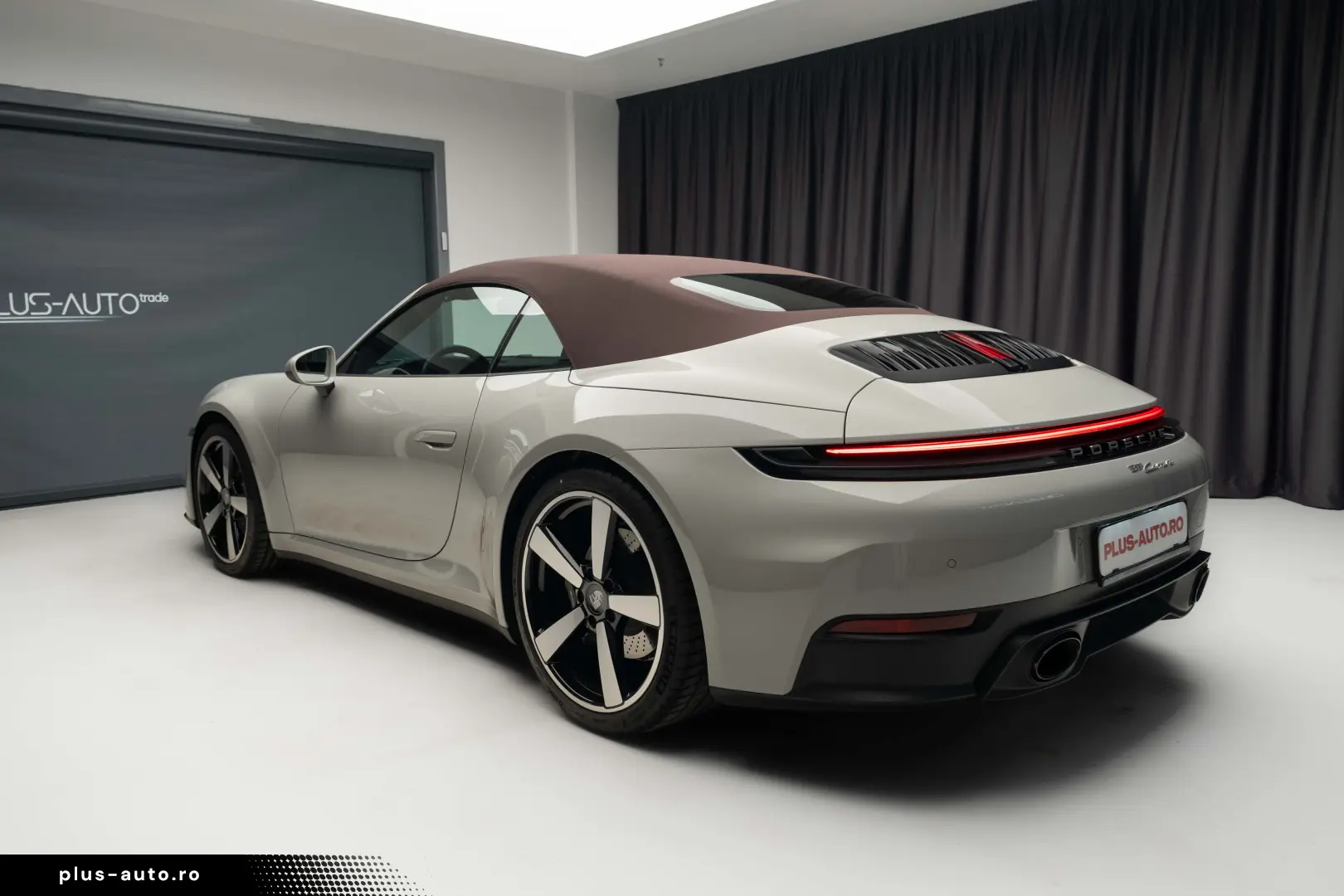 Porsche 911  992 Carrera Cabrio