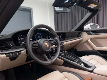 Porsche 911  992 Carrera Cabrio