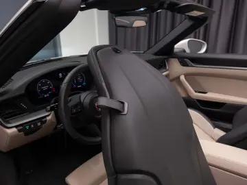 Porsche 911  992 Carrera Cabrio