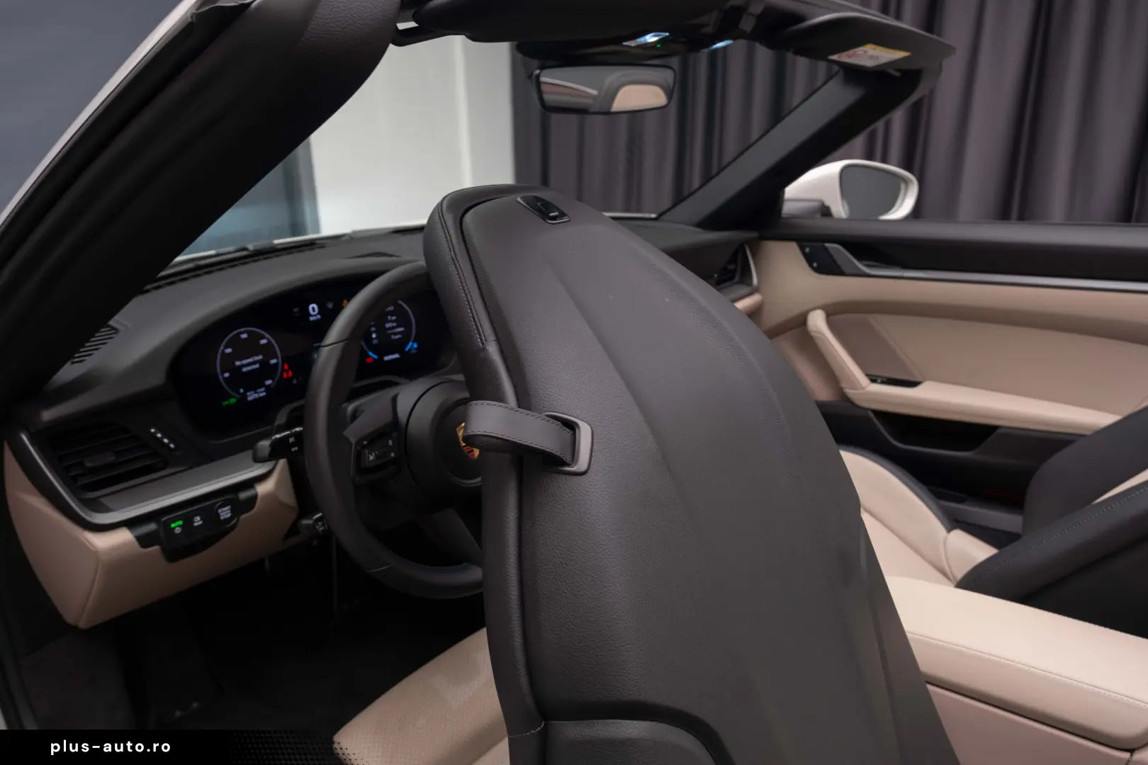 Porsche 911  992 Carrera Cabrio