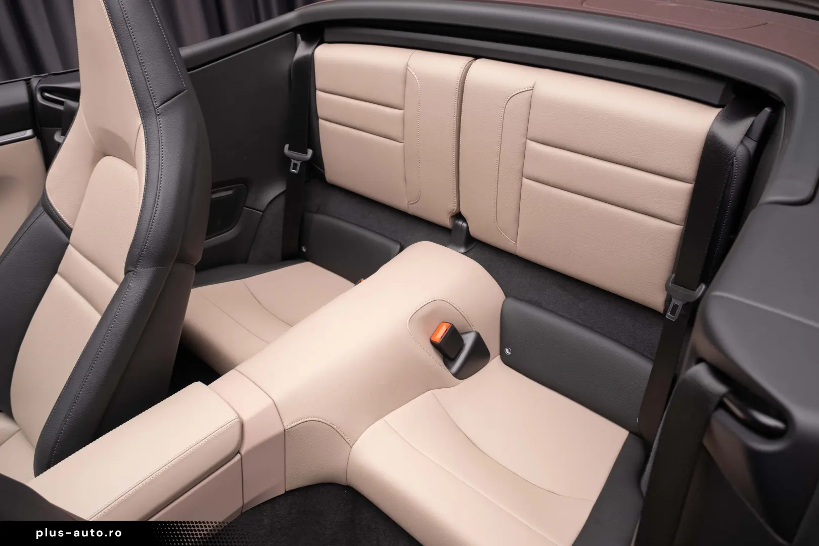 Porsche 911  992 Carrera Cabrio