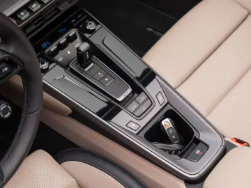 Porsche 911  992 Carrera Cabrio