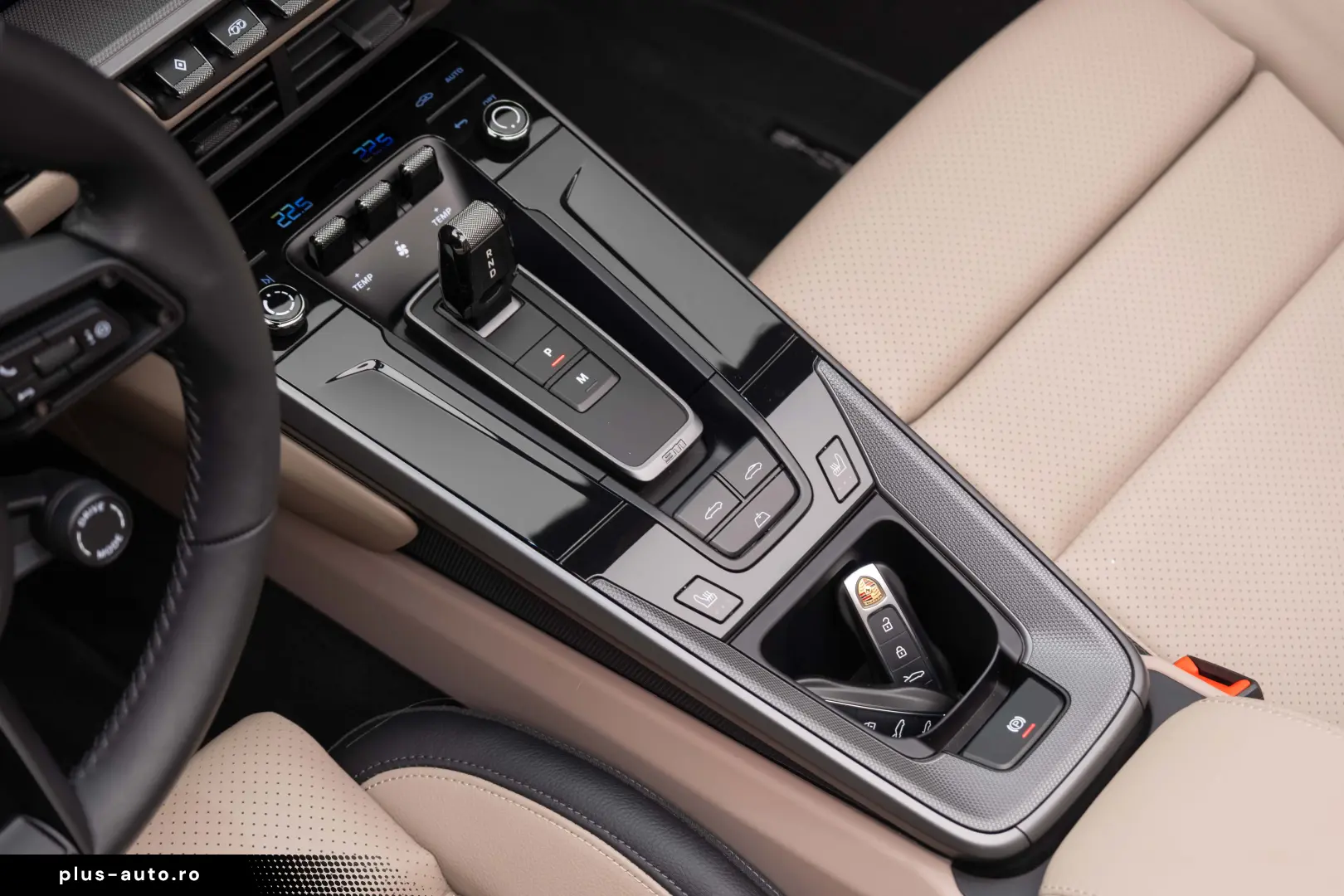 Porsche 911  992 Carrera Cabrio