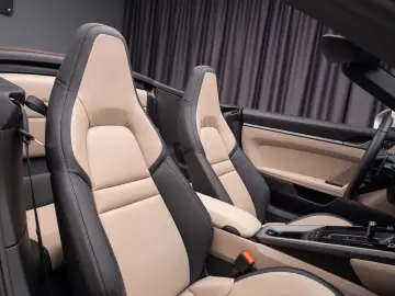 Porsche 911  992 Carrera Cabrio