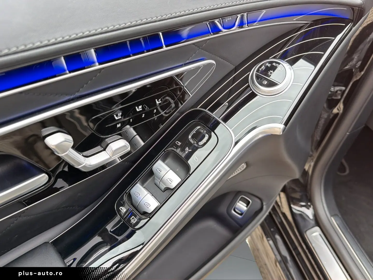 MERCEDES-BENZ 4Matic AMG Head-UP Burmester PANO Memory