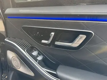 MERCEDES-BENZ 4Matic AMG Head-UP Burmester PANO Memory