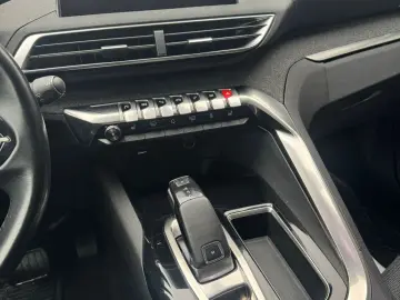 Peugeot 3008 2019 10