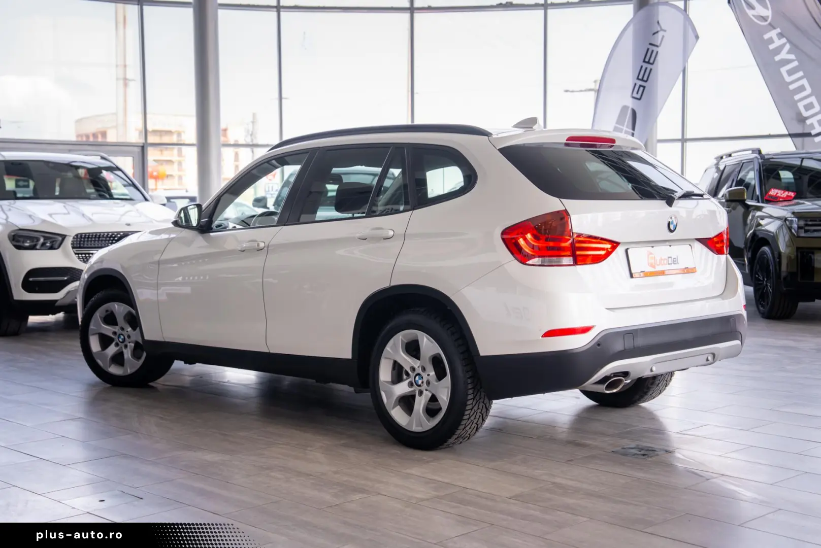 BMW iX1 2013 — imagine 7