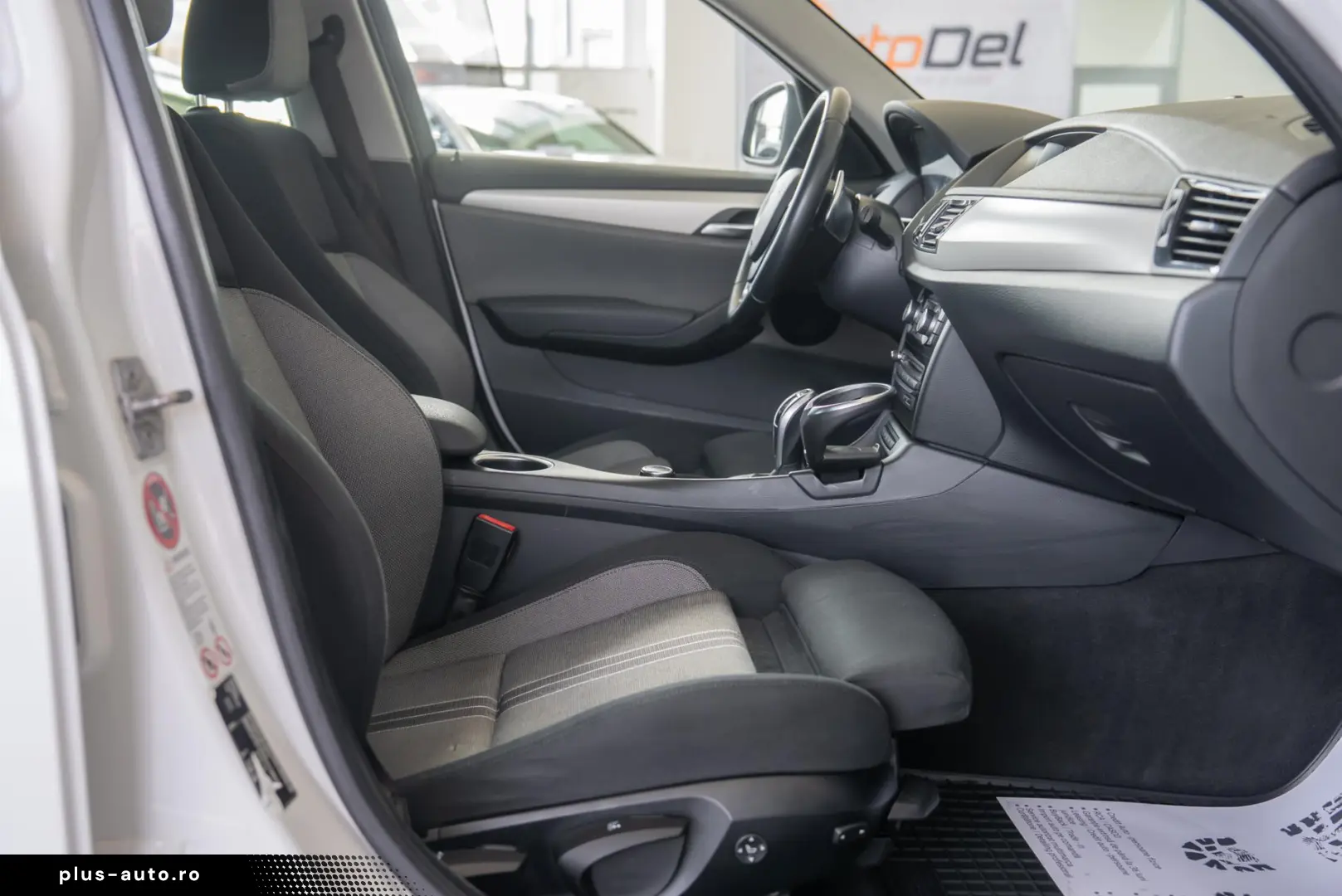 BMW iX1 2013 — imagine 11