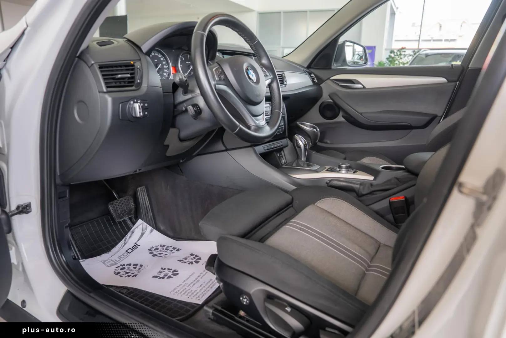 BMW iX1 2013 — imagine 12