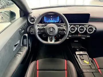 Mercedes-Benz A 35 AMG 4M Pano