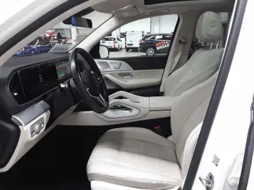 MERCEDES-BENZ GLE 300 d 4M-AMG AHK AssiPL PANO StHz