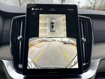 Volvo XC90 T8 AWD Plug-in Hybrid Ultra Bright