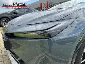 TOYOTA Prius 2.0 Plug-In Hybrid 5-trg Executive Navi LE