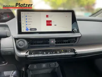 TOYOTA Prius 2.0 Plug-In Hybrid 5-trg Executive Navi LE