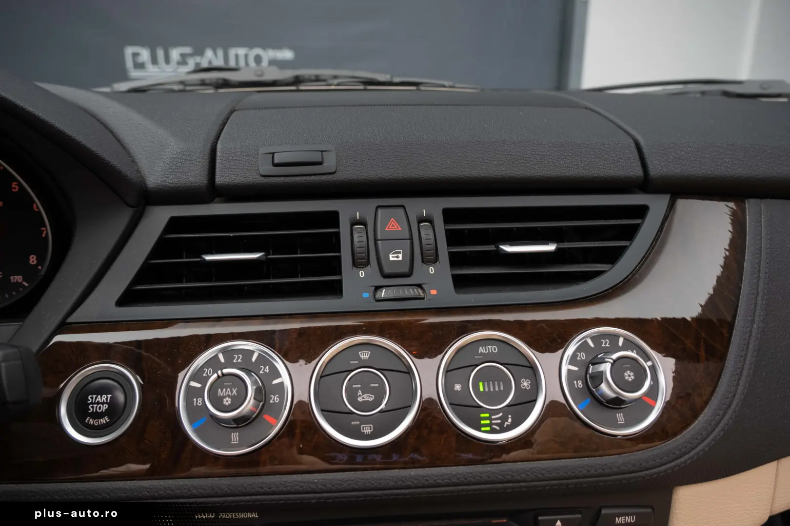 BMW Z4 cabrio Sdrive 2.3i unic proprietar