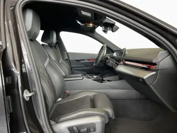 BMW 520d xDr M Sport Pro Iconic LivePro H K 360 ALED