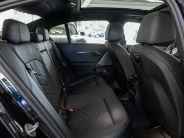 BMW 520d xDrive M-Sport PANO AHK HUD 360  LED ACC