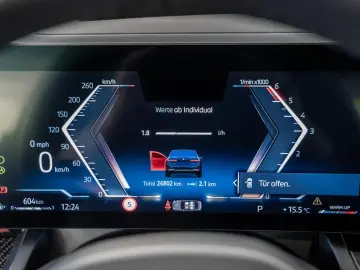 BMW 520d xDrive M-Sport PANO AHK HUD 360  LED ACC