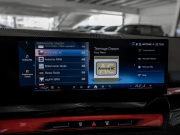 BMW 520d xDrive M-Sport PANO AHK HUD 360  LED ACC