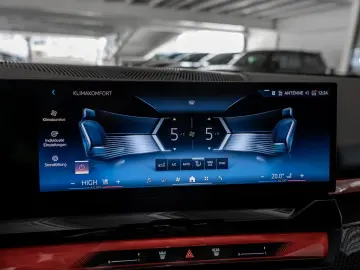 BMW 520d xDrive M-Sport PANO AHK HUD 360  LED ACC