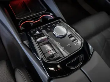 BMW 520d xDrive M-Sport PANO AHK HUD 360  LED ACC