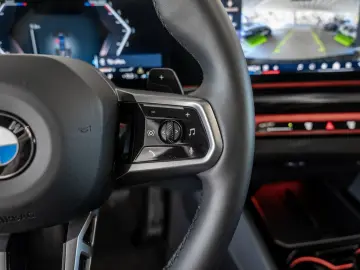 BMW 520d xDrive M-Sport PANO AHK HUD 360  LED ACC