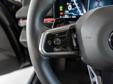 BMW 520d xDrive M-Sport PANO AHK HUD 360  LED ACC