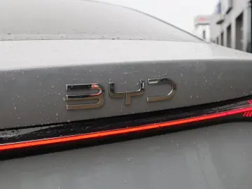 BYD SEAL