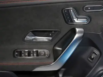 MERCEDES-BENZ CLA 250e Cp AMG Advanced  Night Pano Distr HuD