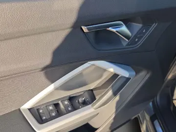 AUDI Q3 advanced 35 TDI Navi Alu AHK PDC Virtual Cock