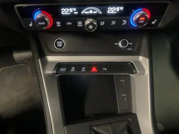 AUDI Q3 35 TDI S line quattro S tronic Kamera Virtual