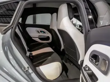 Mercedes-Benz CLA 250 EQ  AMG PLUS 360  SUPERSCREEN