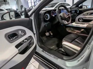 Mercedes-Benz CLA 250 EQ  AMG PLUS 360  SUPERSCREEN
