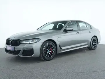 BMW 530e M-Sport Edition M-Sitze R-Kam S-Dach Leder