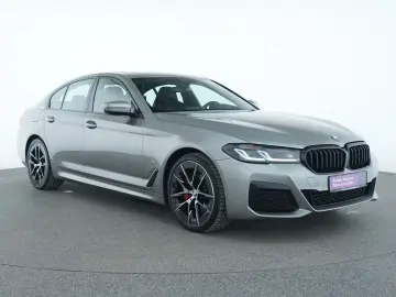 BMW 530e M-Sport Edition M-Sitze R-Kam S-Dach Leder