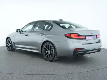 BMW 530e M-Sport Edition M-Sitze R-Kam S-Dach Leder