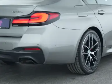 BMW 530e M-Sport Edition M-Sitze R-Kam S-Dach Leder