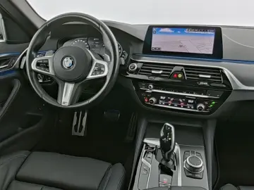 BMW 530e M-Sport Edition M-Sitze R-Kam S-Dach Leder