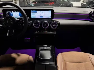 Mercedes-Benz CLA 250 e  AMG-Line Panorama Multibeam