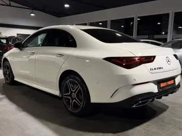 Mercedes-Benz CLA 250 e  AMG-Line Panorama Multibeam