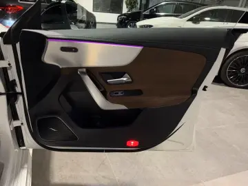 Mercedes-Benz CLA 250 e  AMG-Line Panorama Multibeam