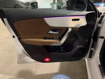 Mercedes-Benz CLA 250 e  AMG-Line Panorama Multibeam