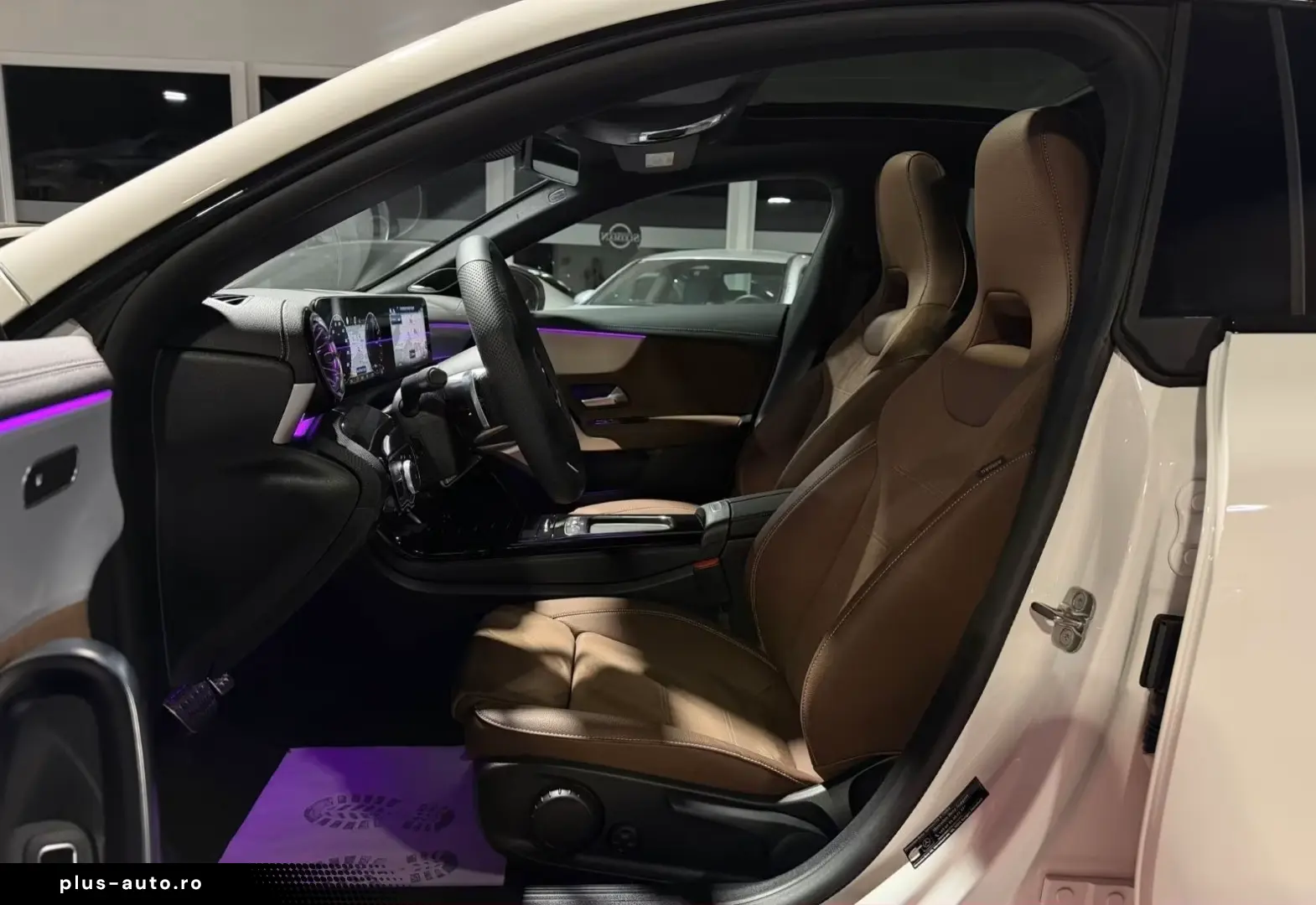 Mercedes-Benz CLA 250 e  AMG-Line Panorama Multibeam