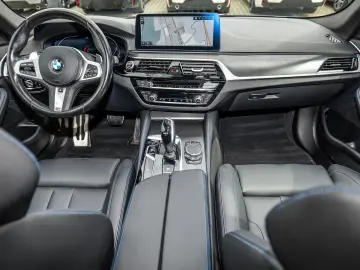 BMW 520d M Sport HUD RFK NAVI Standh. LED PDC V H