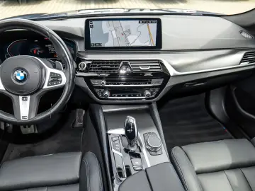 BMW 520d M Sport HUD RFK NAVI Standh. LED PDC V H
