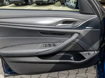 BMW 520d M Sport HUD RFK NAVI Standh. LED PDC V H