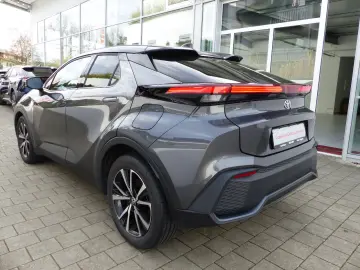 TOYOTA C-HR 1.8 VVT-i Hybrid Kamera PDC
